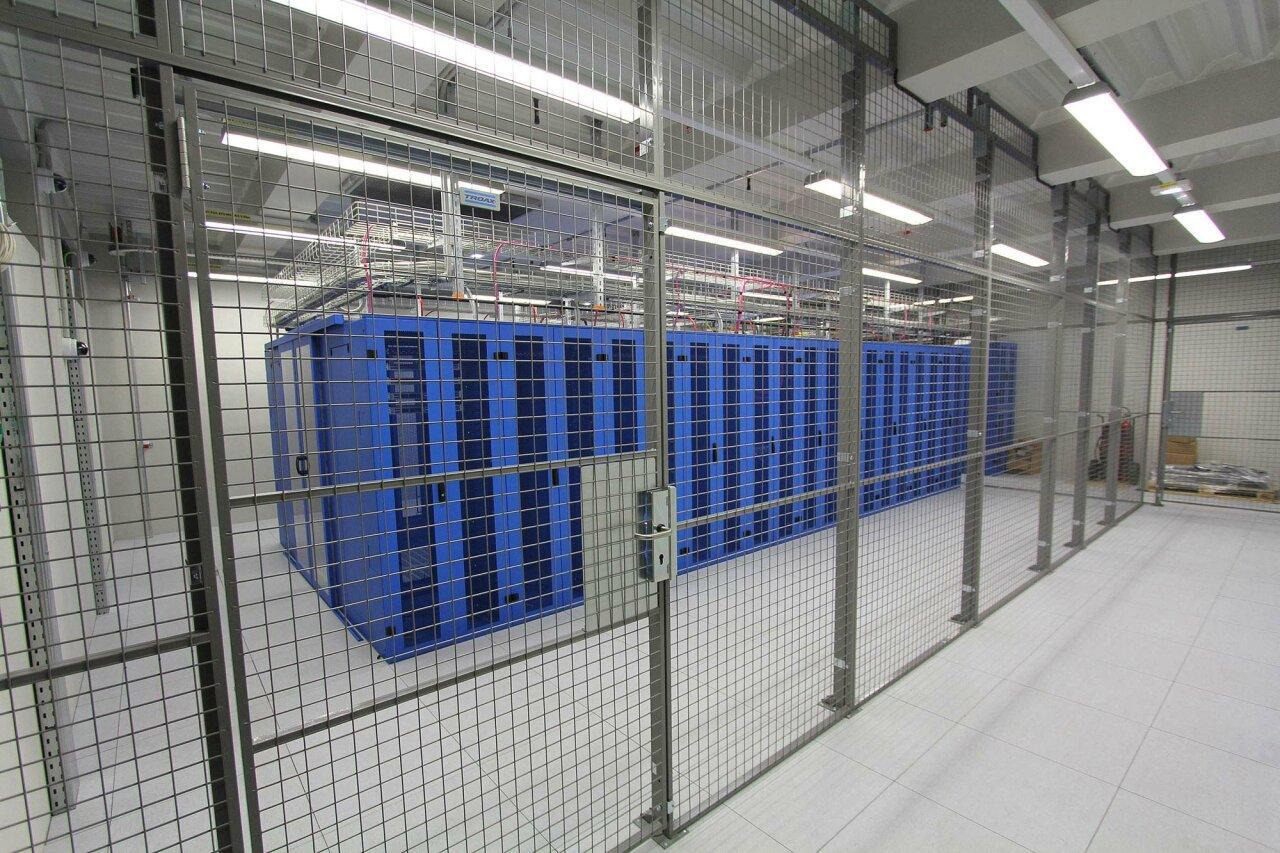 Data center wire mesh security cage